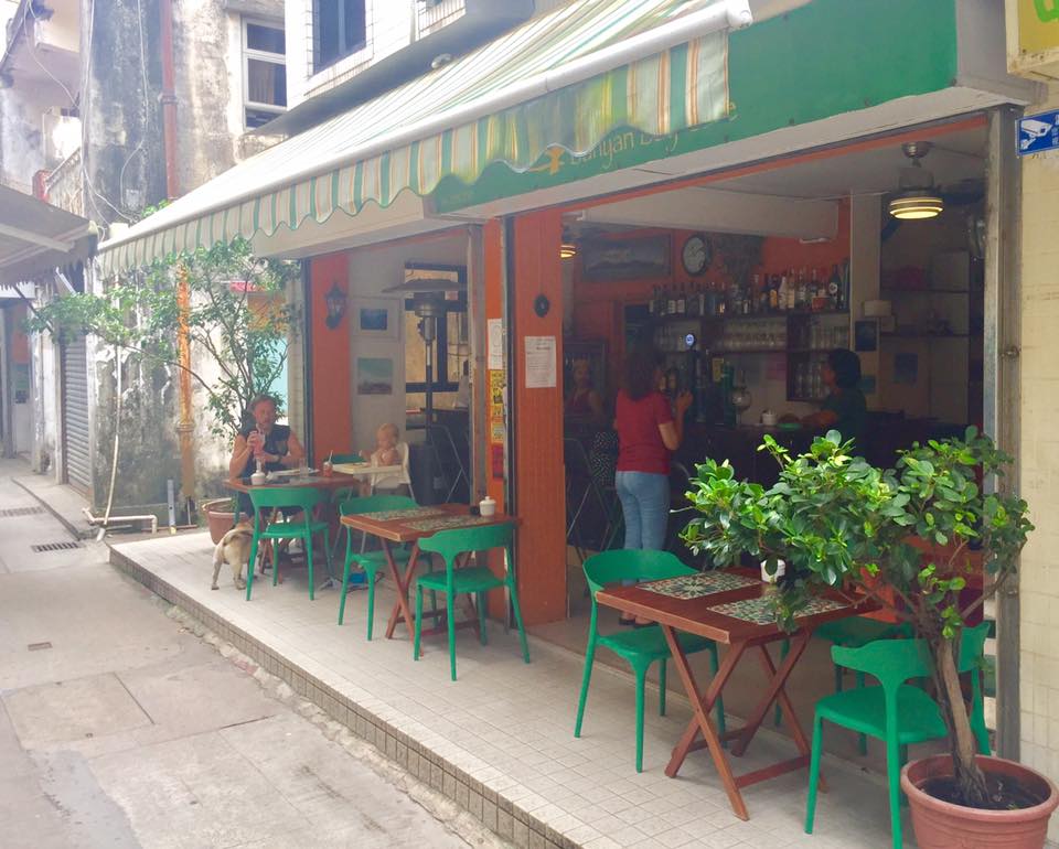 Banyan Bay Café